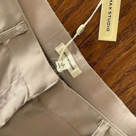 Oversized tan slacks - Picture 11 of 12
